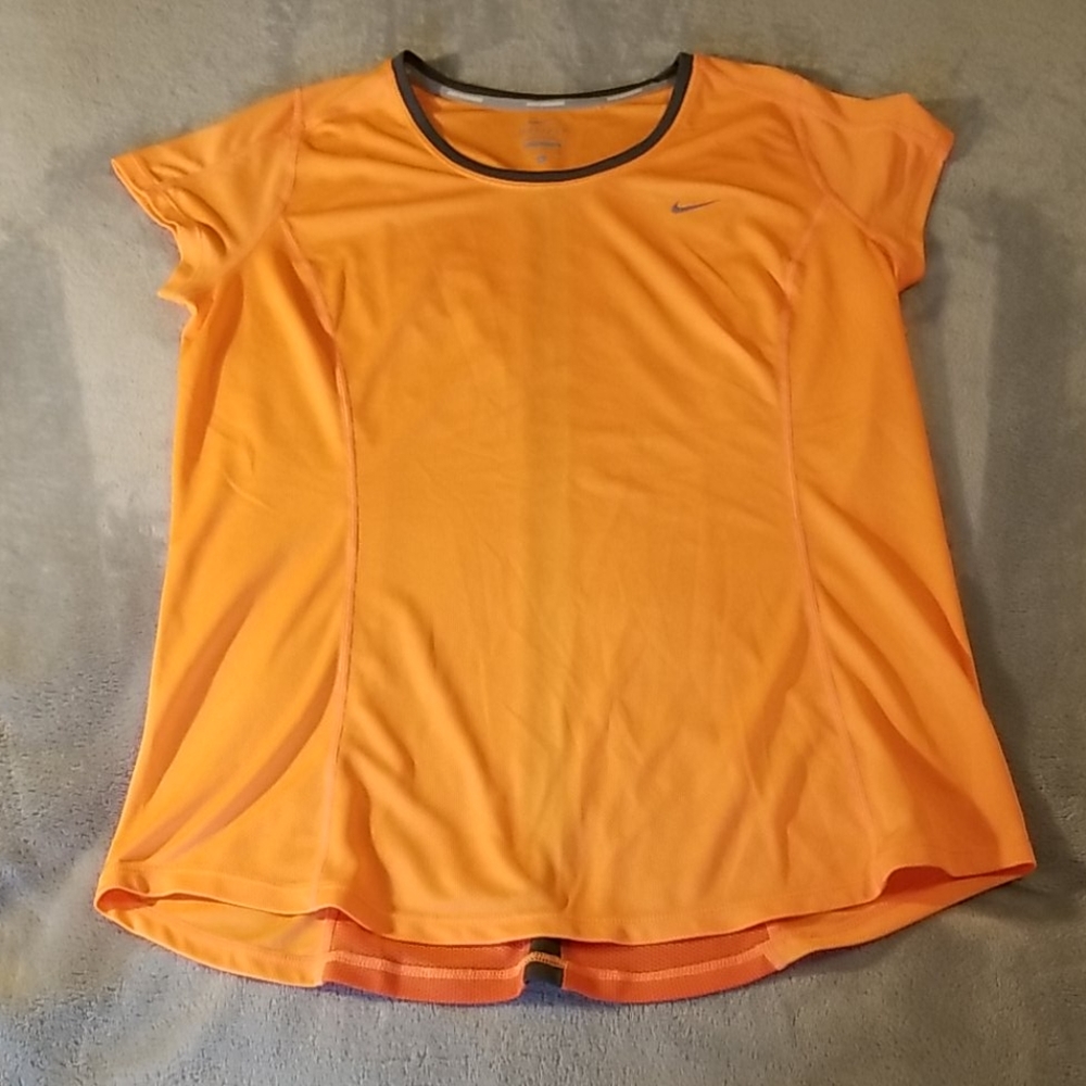 Nike Dri- Fit athletic running t-shirt size large